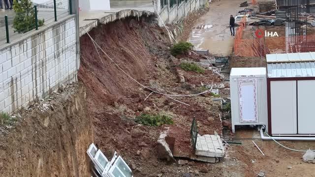 Şiddetli yağış sonrası istinat duvarı çöktü