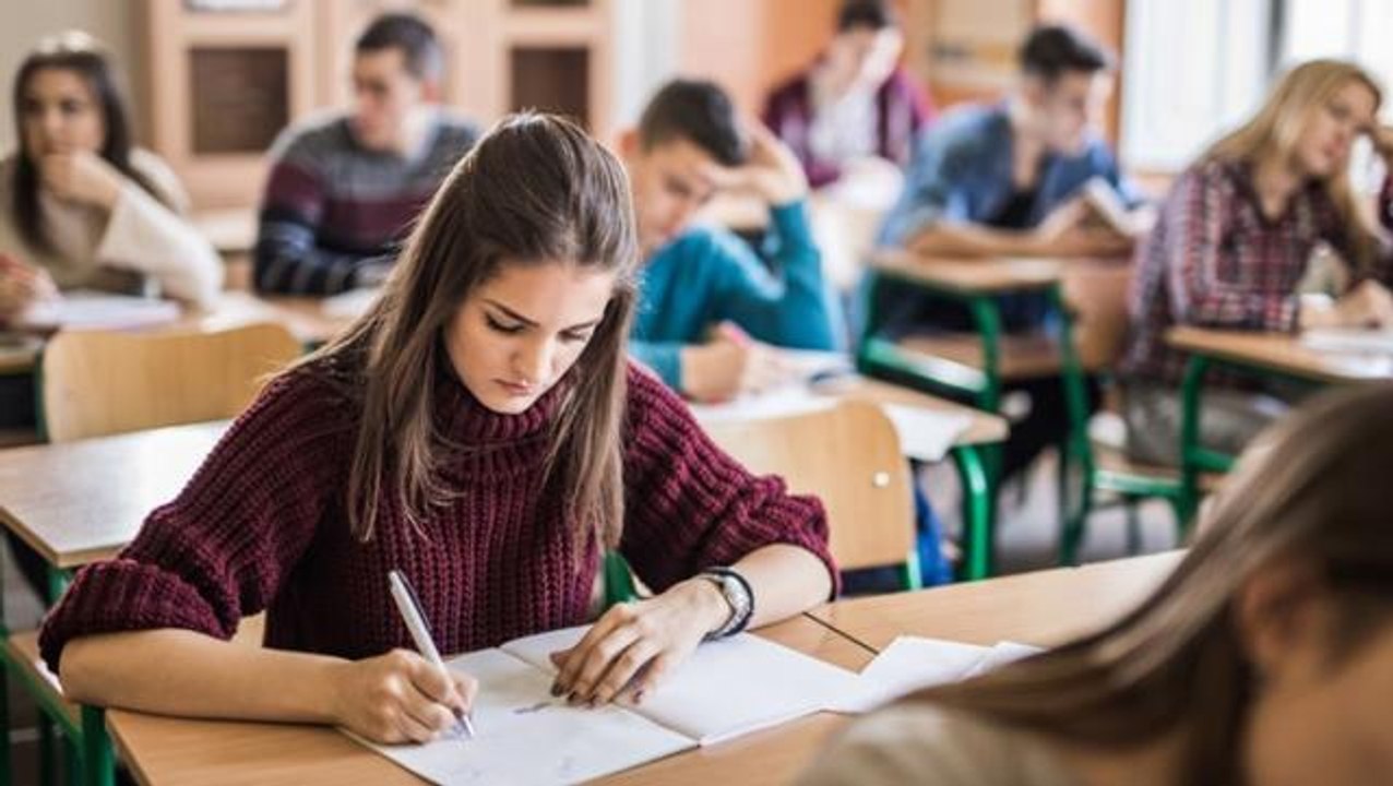 Son Dakika: Liselerde yüz yüze sınavlar 3 Mayıs'a ertelendi