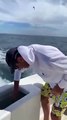 10 ملايين مشاهدة: فيديو لقاء رجل غير المتوقع مع أسد البحر