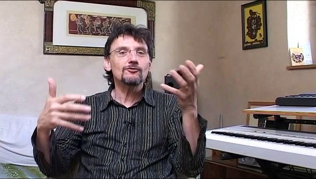 Cirque Plume : interview de Robert Miny à propos du spectacle Mélanges (opéra plume) (1999-2001)