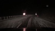 ZONGULDAK - Zonguldak-İstanbul kara yolunda kar yağışı etkili oluyor