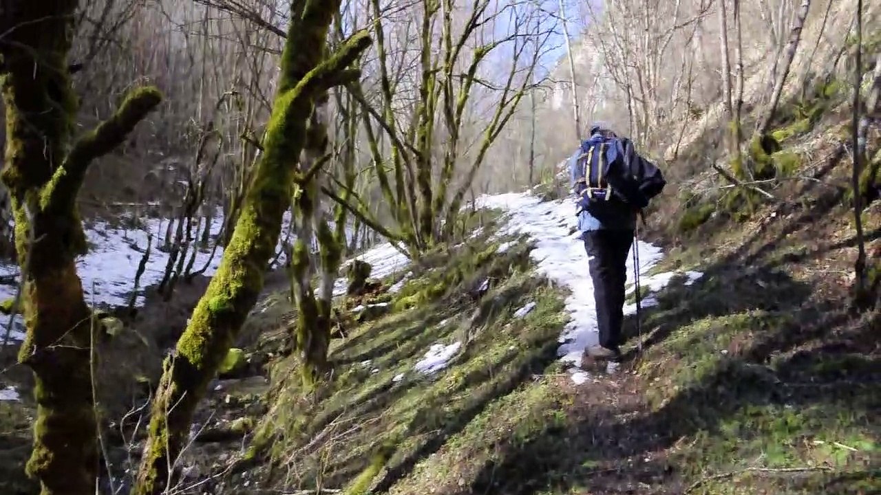 DOM.3-3-19- ANELLO DI MONTE ARAGNO (1553 METRI) DA ASSERGI NEL P.N.DEL GRAN SASSO.