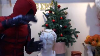 19.SUPERHERO CHRISTMAS in real liffe Spider-Man, Venom and Deadpool fighting bad guys in holiday