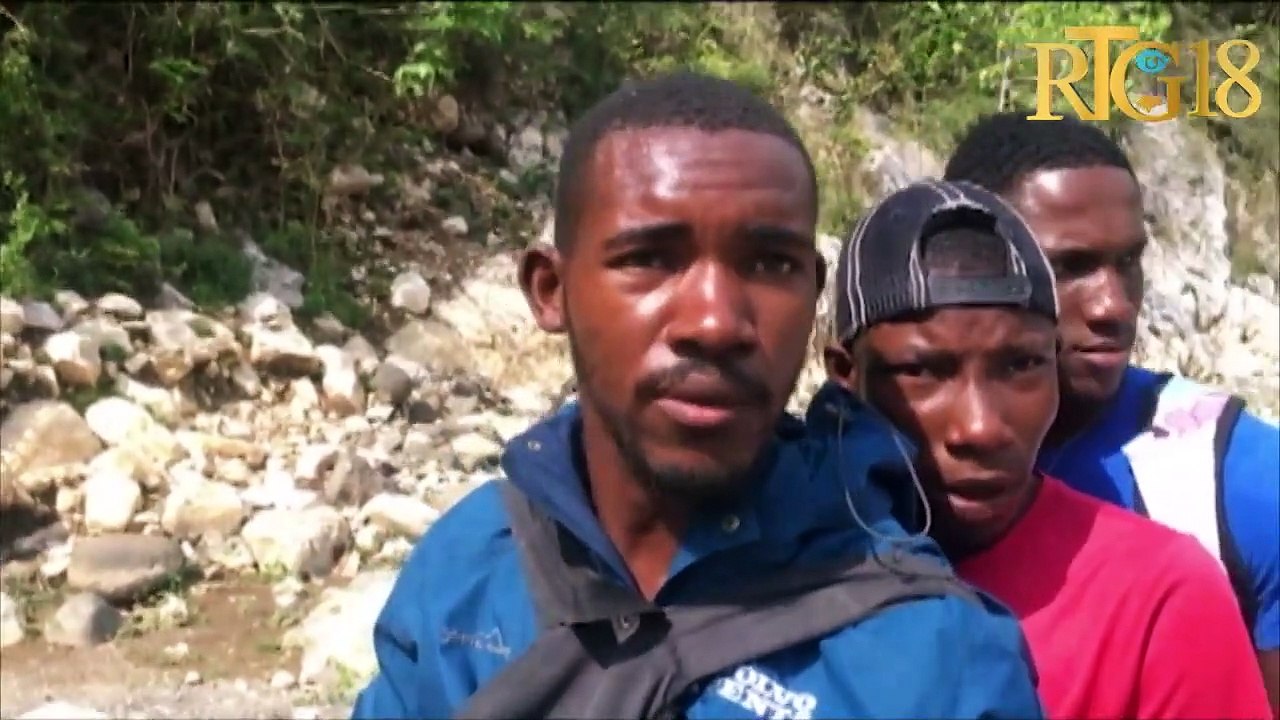 Chofè taksi moto nan seksyon kominal kafou mande leta pou konstwi yon pon sou rivyè Momans