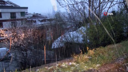 Anadolu Yakası'nda karla birlikte dolu yağışı etkili oldu