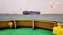 Süveyş Kanalı'nda dev gemi karaya oturdu!