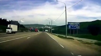 Volvo TIR'ın muhteşem fren sistemi kamerada