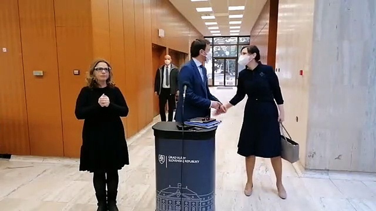 ZÁZNAM: Brífing E. Hegera a V. Remišovej pred rokovaním Vlády SR