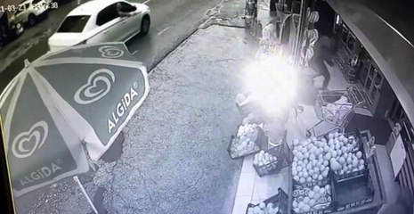 Son dakika... Markete silahlı saldırı güvenlik kamerasında