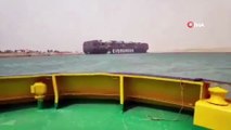 - Süveyş Kanalı'nda dev konteyner gemisi karaya oturdu