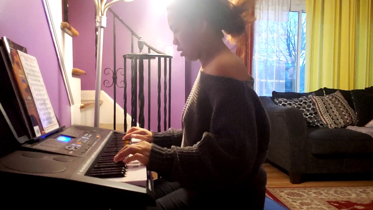 piano player
