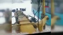 Düzce'de kar yağışı köy yollarını ulaşıma kapattı
