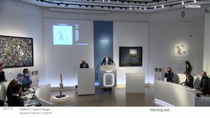 Картина Бэнкси с изображением медсестры-супергероини ушла с молотка