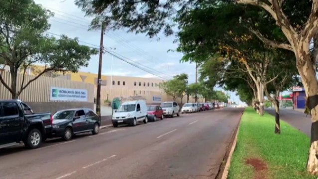 Vacinação para idosos com 72 anos segue no Centro de Convenções; Movimento é bem tranquilo