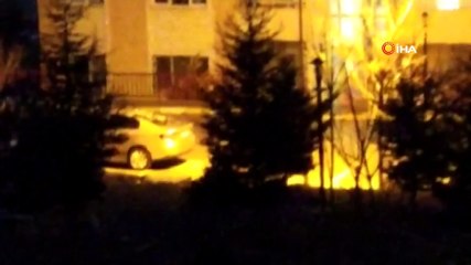 Hizan’da şiddetli rüzgar çatıları uçurdu