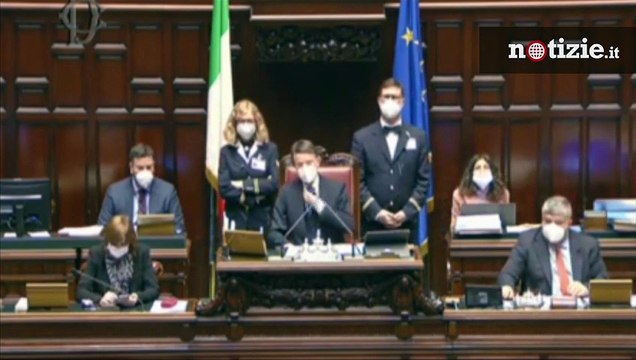 Sgarbi alla Camera: Ho il cancro, posso parlare senza mascherina?