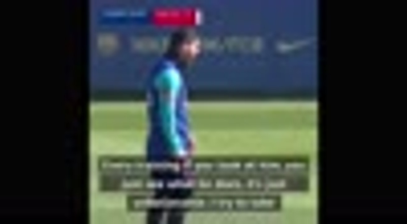 Dest taking pointers from 'unbelievable' Messi at Barca