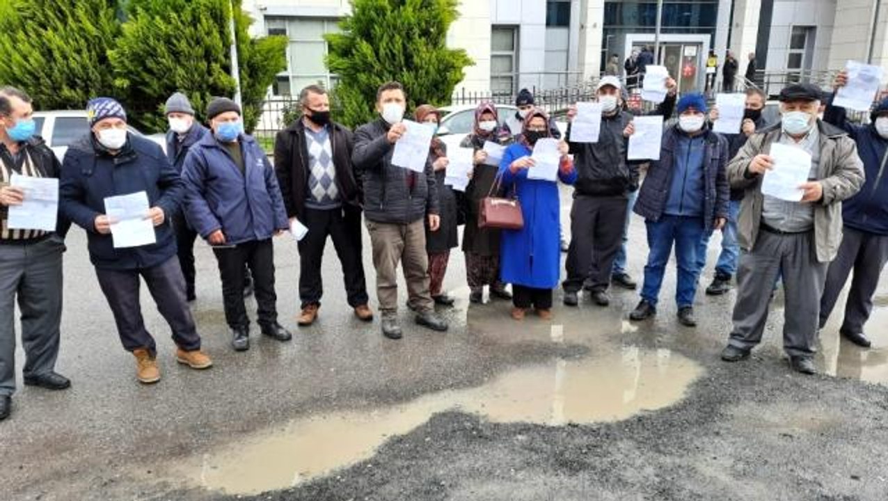 İcraya verilen köylüler toplu halde adliyeye gelerek itirazda bulundu