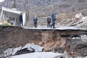Konya'da dereler taştı, yol 3 metre çöktü