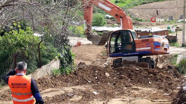 İki yılda 14 bin 250 metre yağmur suyu hattı döşendi