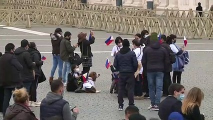 Papa corta salários da Cúria Romana