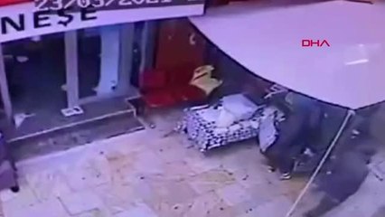 DENİZLİ Pazar yerindeki tezgahtan tereyağı hırsızlığı kamerada