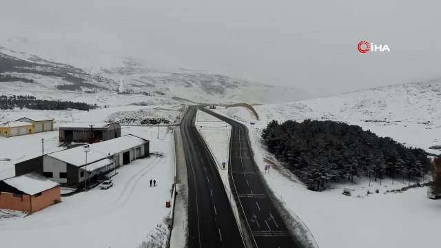 Bayburt ve Erzincan'ın yüksek kesimlerinde kar yağışı
