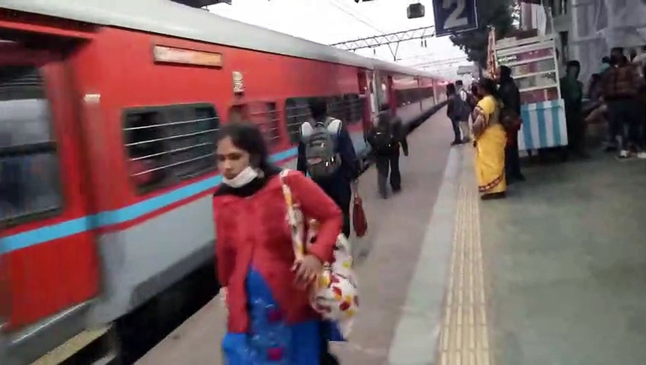 Viswabharati Fast Passenger COVID-19 special arriving & departing from Bandel station __ IR