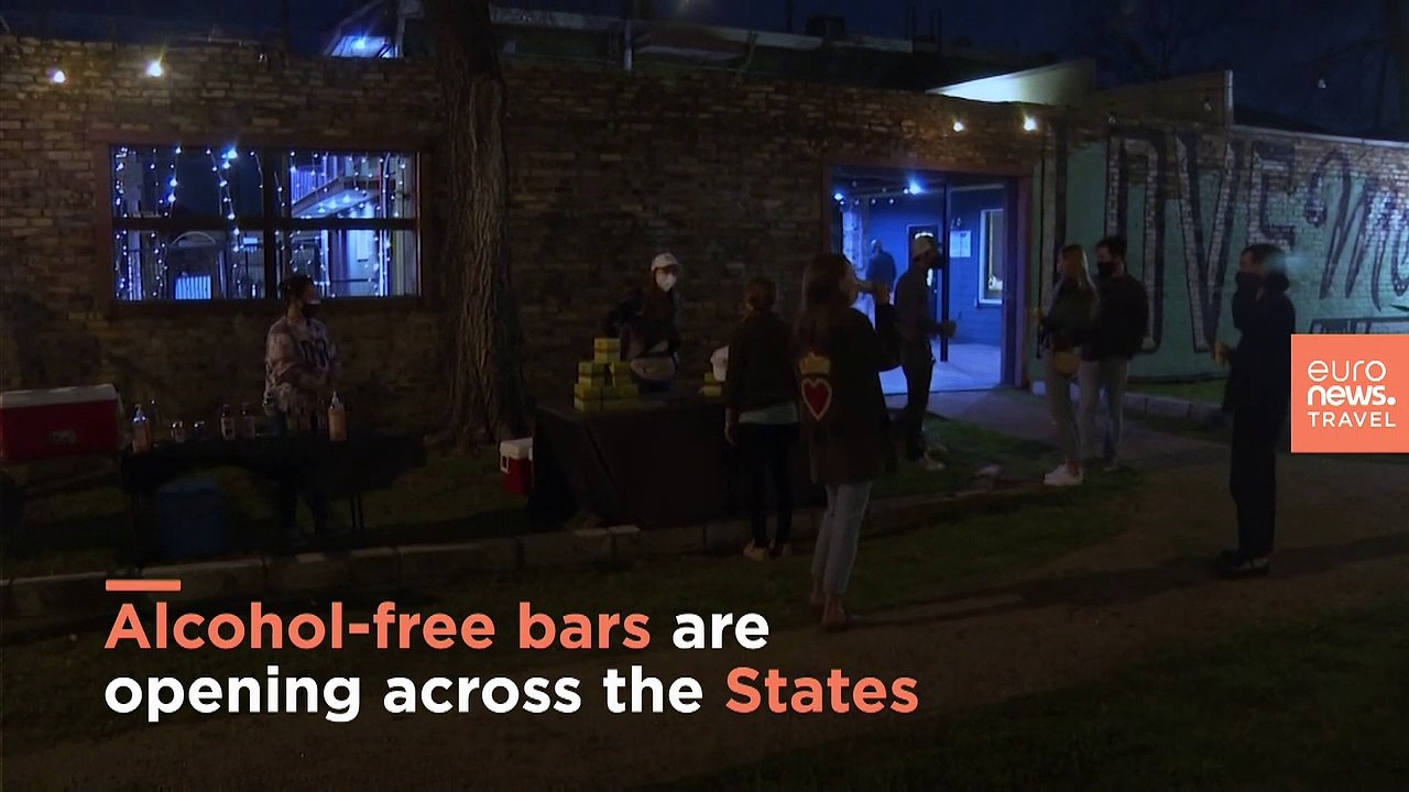 Why are alcohol-free bars growing in popularity in the United States?