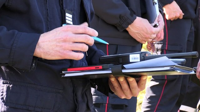 Les sapeurs-pompiers se forment à lutter contre les feux de forêts :