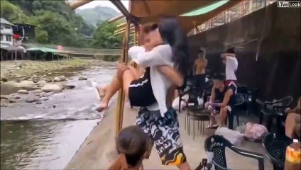 Il fait une blague à sa copine et ça finit mal