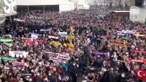 Cumhurbaşkanı Erdoğan Ankara Spor Salonu'nun dışında bekleyen partililere hitap etti