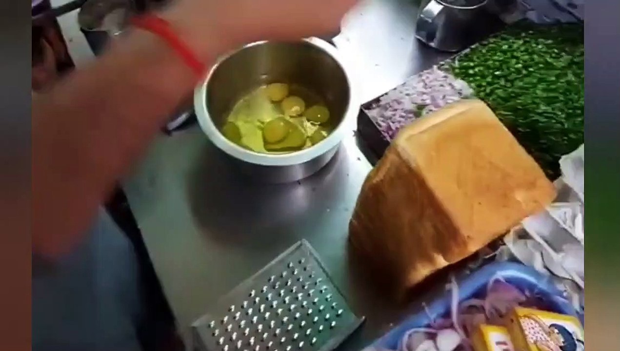 Chicken seekh kabab omelet with 30 Eggs Bhahubali | Open kitchen indian street food