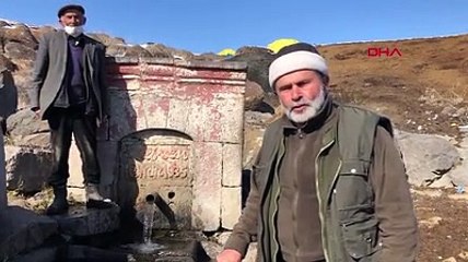 Kars'ta el işçiliği 86 yıllık taş çeşme; yazın soğuk kışın sıcak akıyor