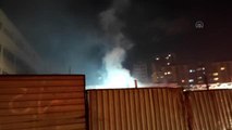 Son Dakika | Maltepe'de konteynerde çıkan yangın itfaiye ekiplerince söndürüldü