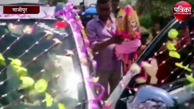 मुस्लिम पिताा ने हिन्दू रीति रिवाज से कराई हिन्दू बेटे की शादी