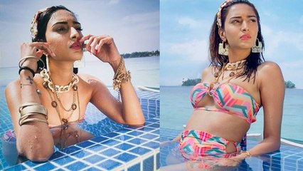 Erica Fernandes ने Bikini पहन लगाई आग । BOLD LOOK Fans बने दीवाने | Boldsky