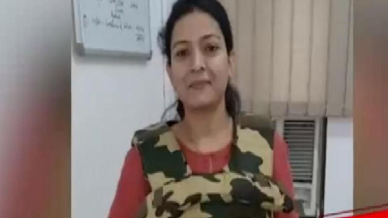 Delhi Encounter: Woman cop dodges bullets, arrests criminals