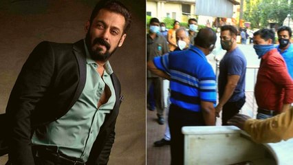 Salman Khan ने भी लगवाई कोरोना वैक्सीन, अस्पताल से सामने आईं फोटोज़ | FilmiBeat