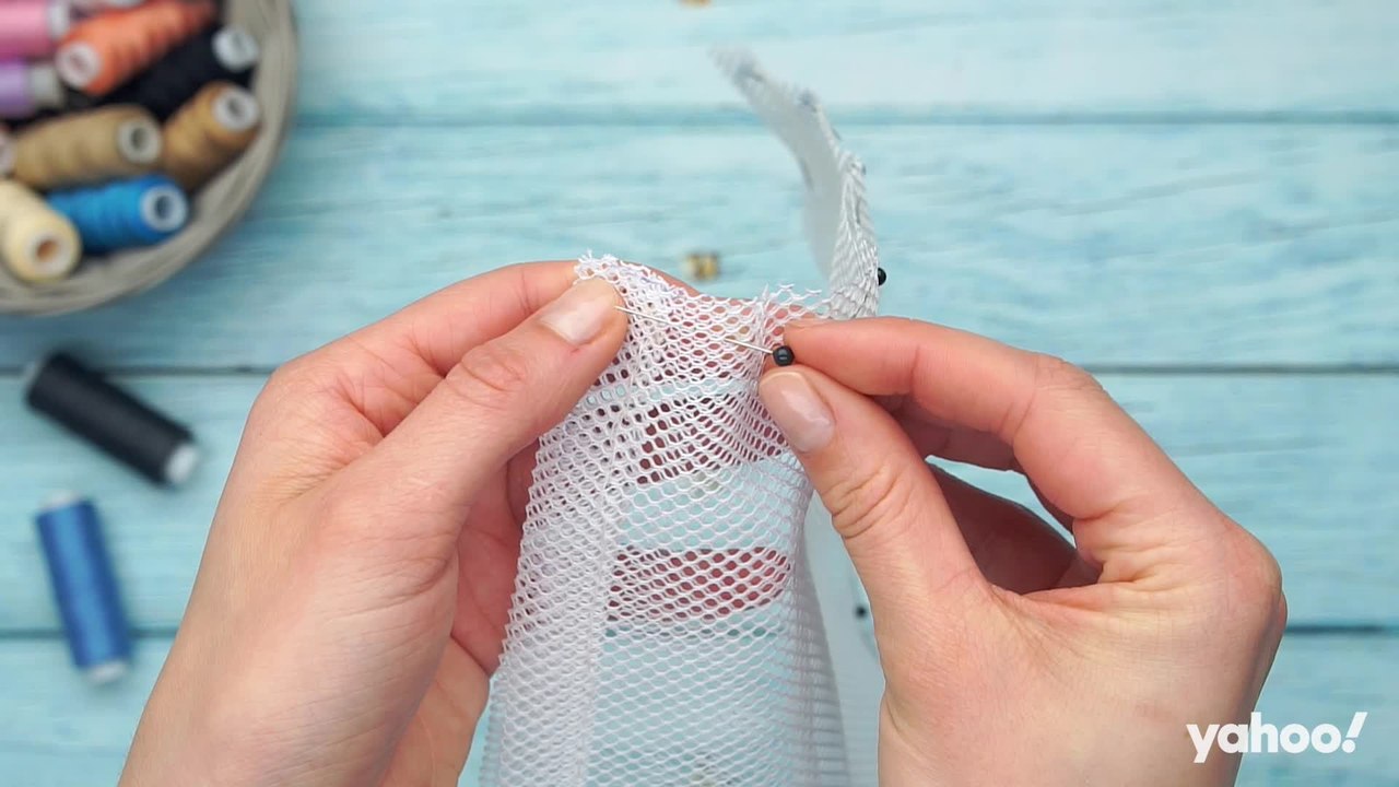 Nachhaltig Einkaufen: So bastelst du dir deinen eigenen Beutel für Obst und Gemüse