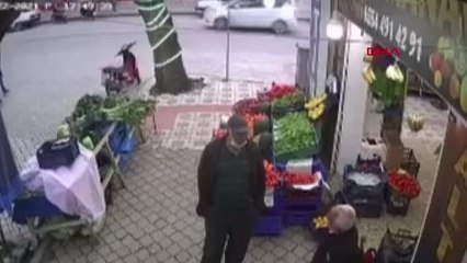 MANİSA Manavı oyalayıp, kasadaki bin lirayı çaldılar