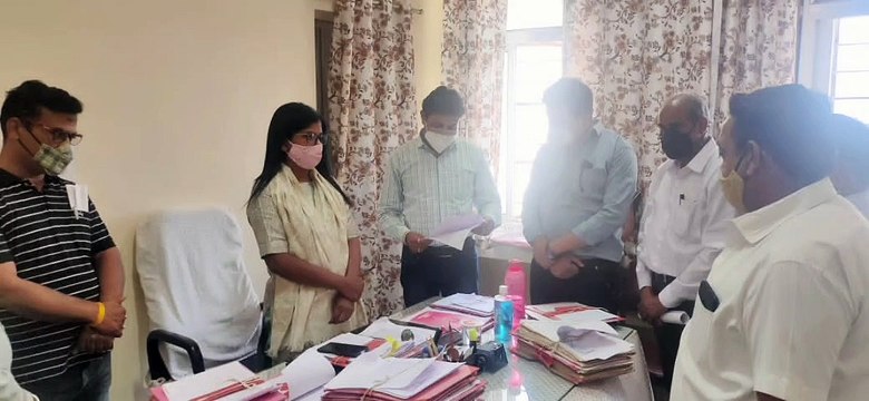 17 सूत्रीय मांगों के संबंध में मध्य प्रदेश राज्य कर्मचारी संघ की तहसील शाखा ने ज्ञापन सौपा