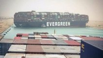Dünya ticaretini bekleyen büyük tehlike! Karaya oturan gemi nedeniyle Süveyş Kanalı haftalarca kapalı kalabilir