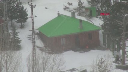ERZURUM Tendürek Dağı'nda tipi; TIR sürücüleri yolda kaldı