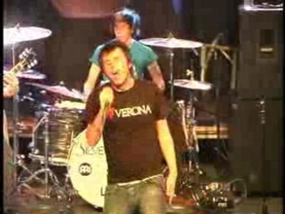 Silverstein - November (Live)