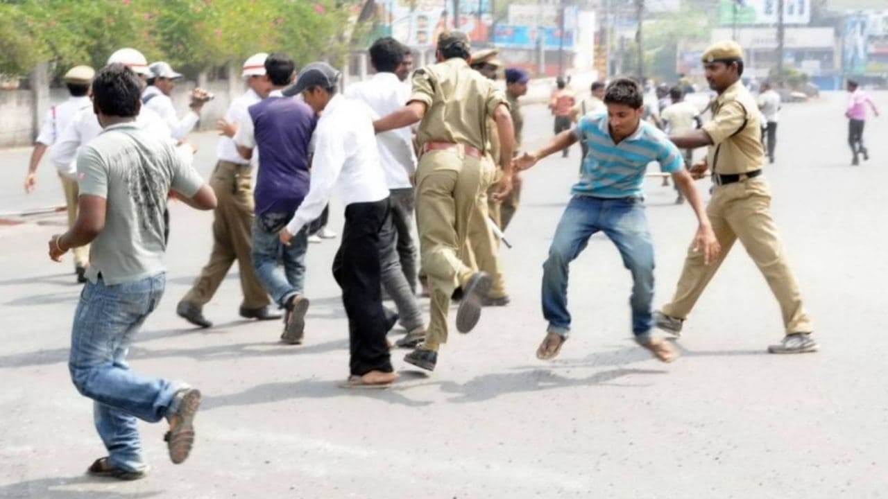 Telangana : సమస్యలు పరిష్కరించాలని డిమాండ్ చేస్తూ అసెంబ్లీ ముట్టడికి పిలుపునిచ్చిన బీజేపీ కాంగ్రెస్!