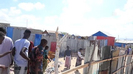 Eş-Şebab, Somali'de BM ve Afrika Birliği merkez binalarının bulunduğu kampı hedef aldı