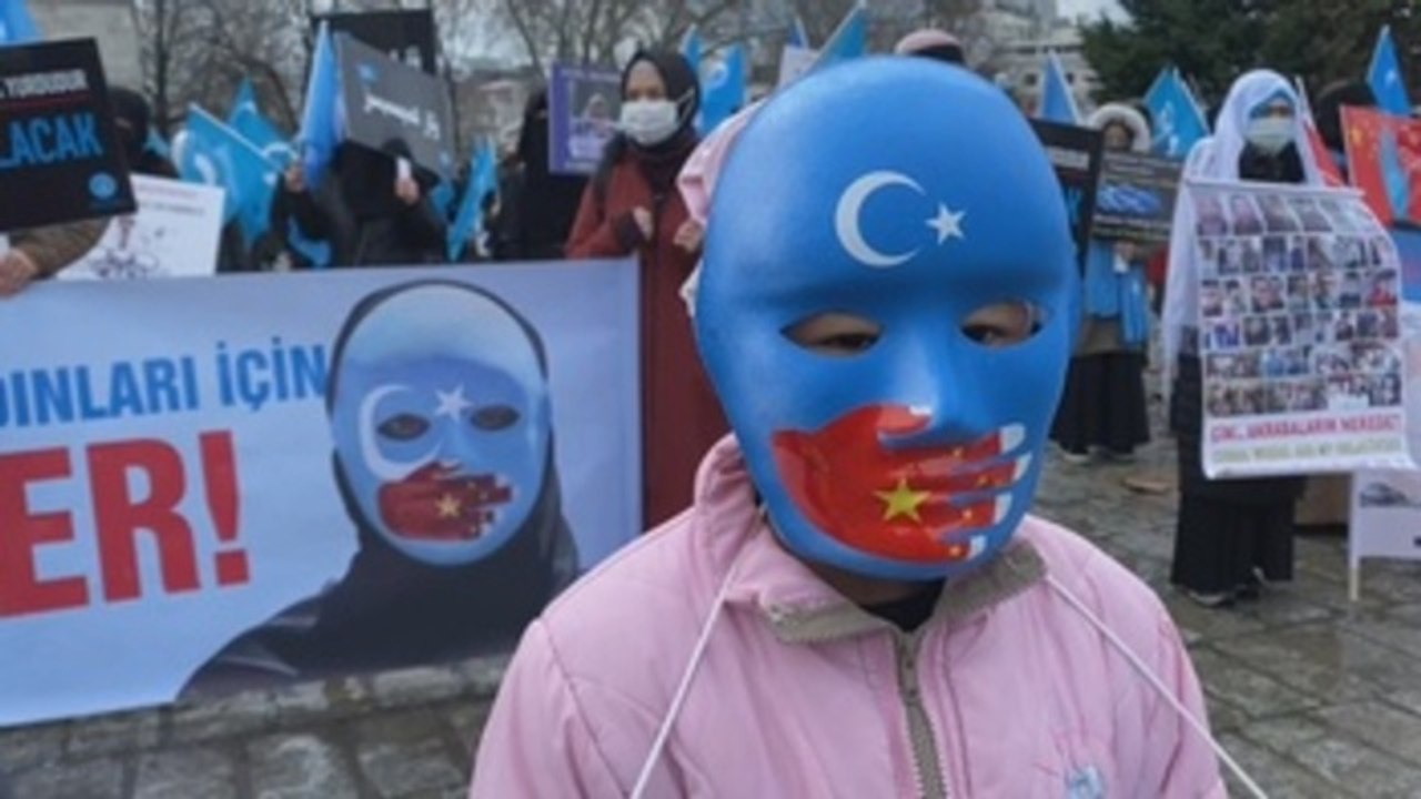 Uigures protestan en Estambul por supuestos abusos del gobierno chino