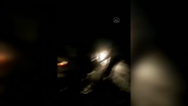 ESKİŞEHİR - Yoğun kar yağışı nedeniyle otomobillerinde mahsur kalan ailenin imdadına jandarma yetişti