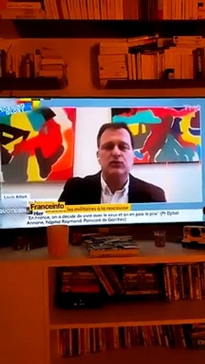 Fou rire d'Olivier Véran après le lapsus de Louis Aliot